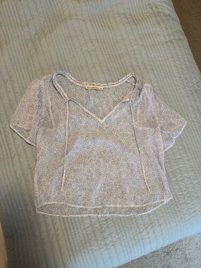 Abercrombie and Fitch Light Blue Floral Tie-Neck Women’s Top
